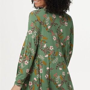 LOGO by Lori Goldstein Green Floral Top